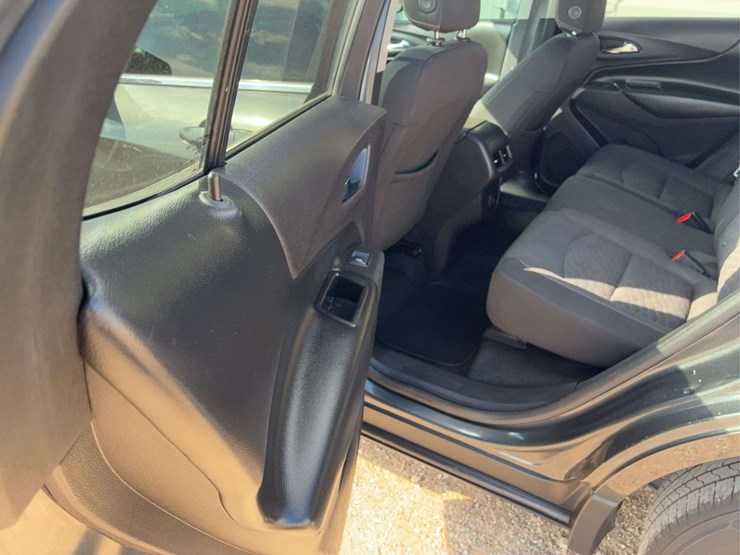 2019-chevrolet-equinox-lt-image-17