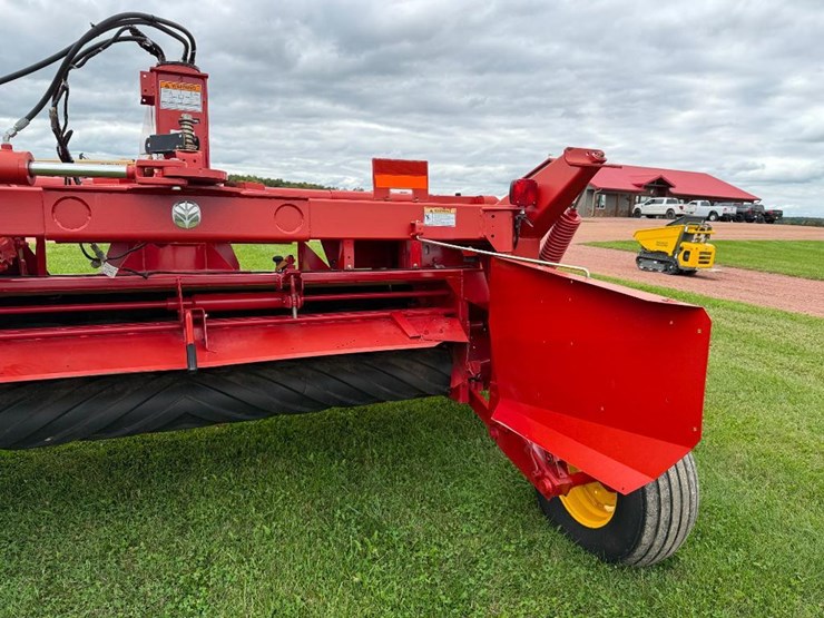 2013-new-holland-h7460-image-22