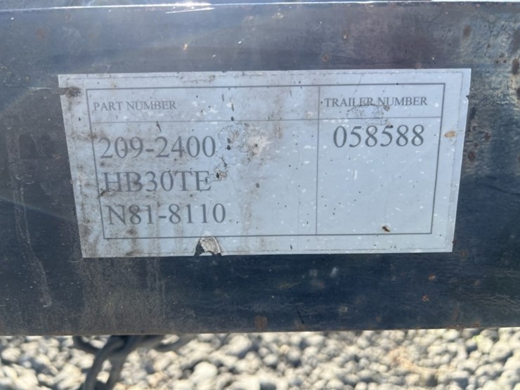 2011-caterpillar-xq30-image-17