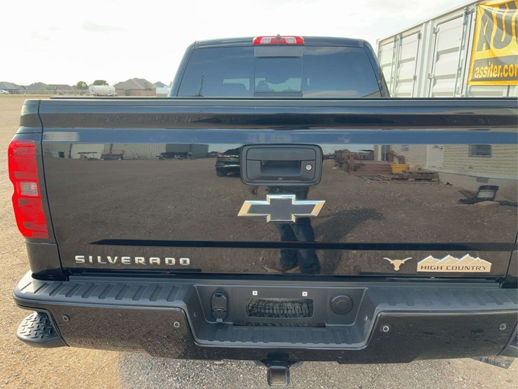 2015-chevrolet-silverado-1500-high-country-image-16