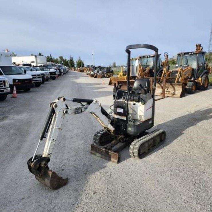 2015 BOBCAT 418