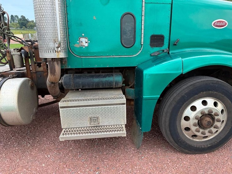 1996-peterbilt-378-image-24