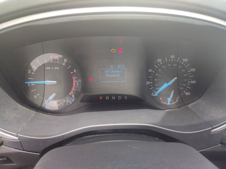 2014-ford-fusion-runs/moves-s-image-8