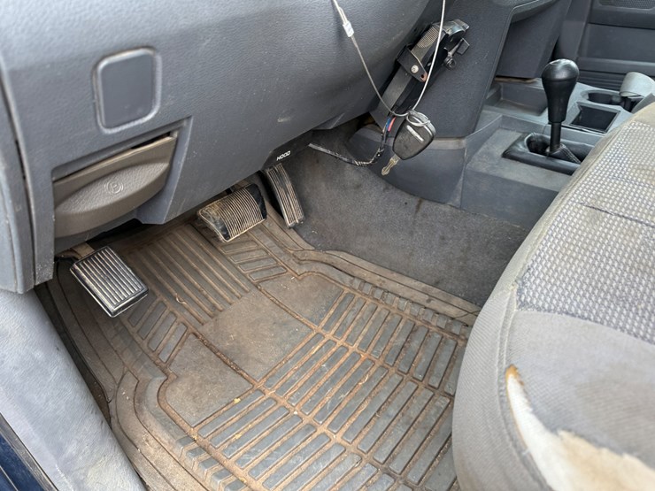 2006-dodge-3500-image-40