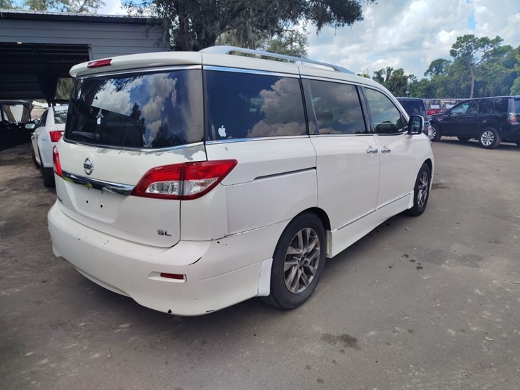 2013-nissan-quest-image-4