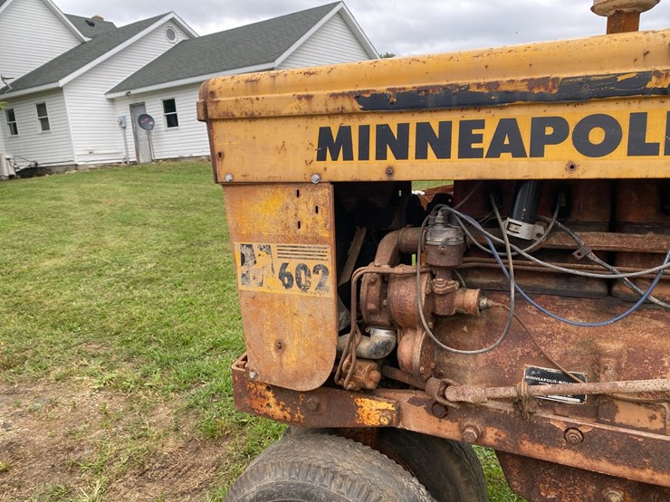 minneapolis-moline-m602-image-18