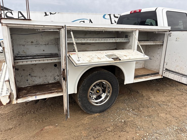 2016-chevrolet-3500-image-62