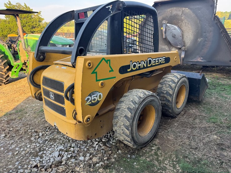 john-deere-250-image-5
