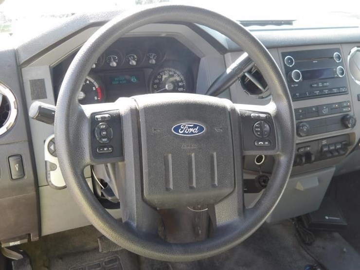 2011-ford-f550-image-15