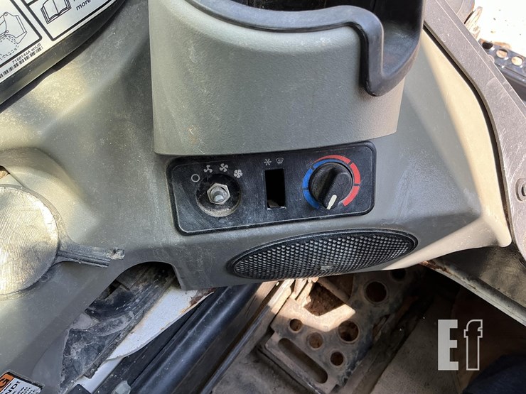 2016-bobcat-t870-image-15