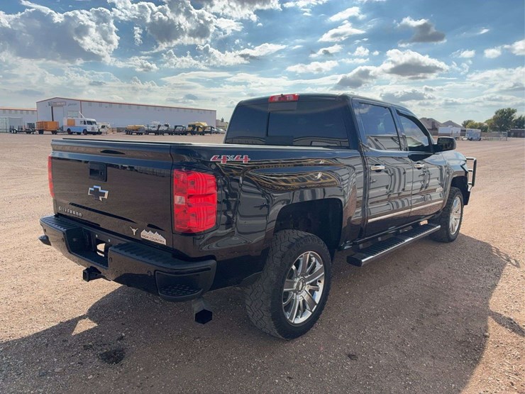 2015-chevrolet-silverado-1500-high-country-image-3