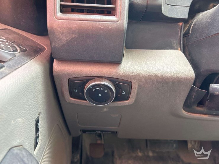 2021-ford-f450-image-16