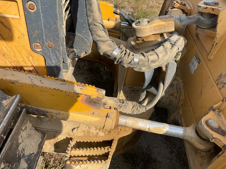 2012-deere-650j-image-17
