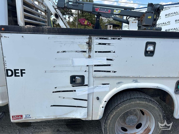 2021-ford-f450-image-23