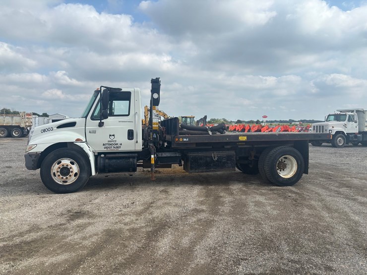 2002-international-durastar-4300-image-2