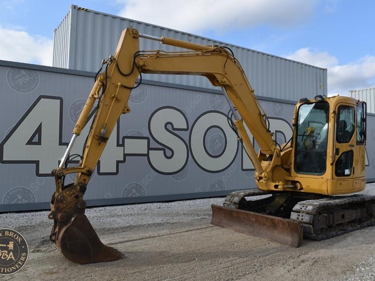 2010-komatsu-pc88mr-8-image-3