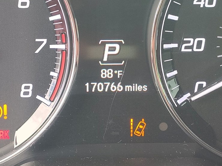 2016-acura-rlx-runs/moves-w/tech-image-9
