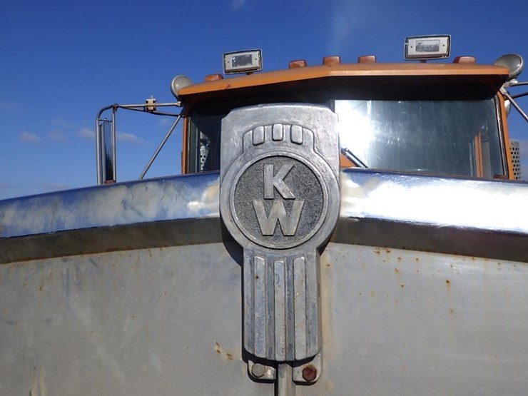 1985-kenworth-w900-image-10