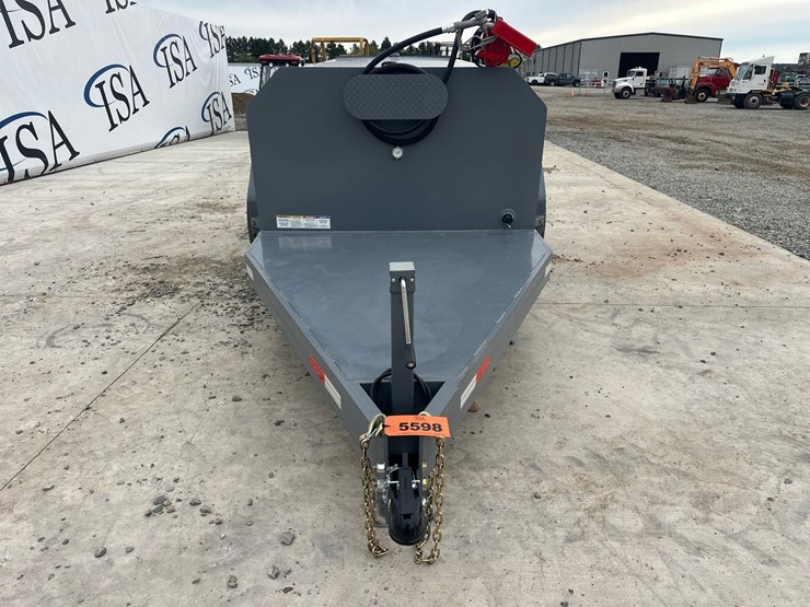 #5598-•-unused-x-star-990-gallon-fuel-trailer-image-8