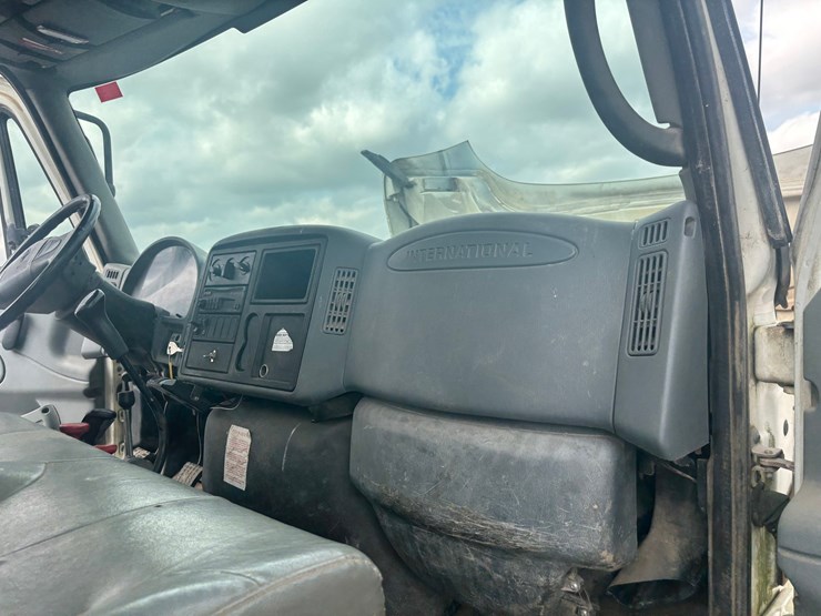2002-international-durastar-4300-image-41