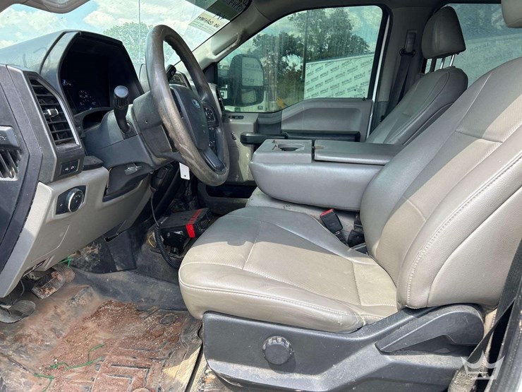 2022-ford-f450-image-12