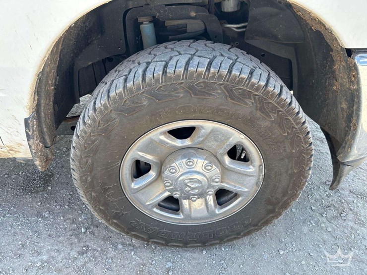 2022-dodge-2500-image-30
