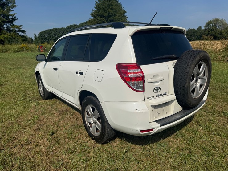 2009-toyota-rav4-image-4