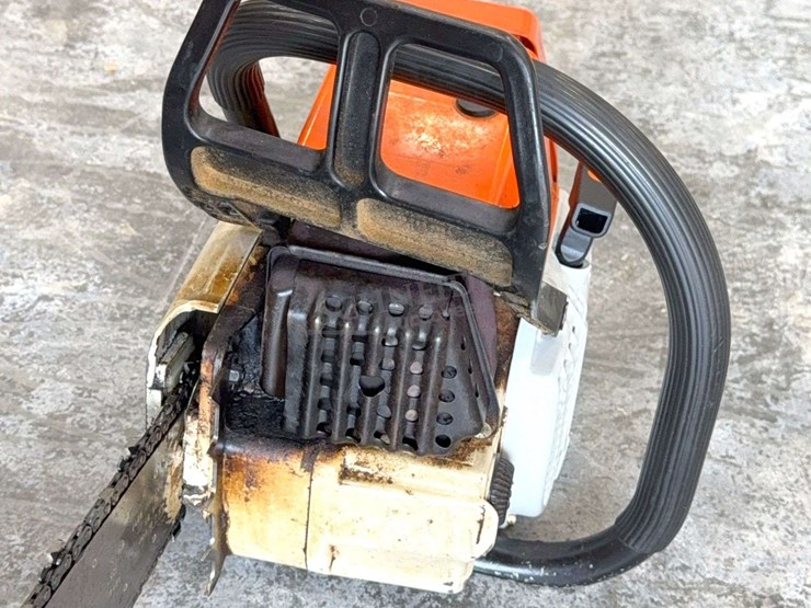 stihl-034-av-chainsaw-w/-case-&-sharpener-image-8