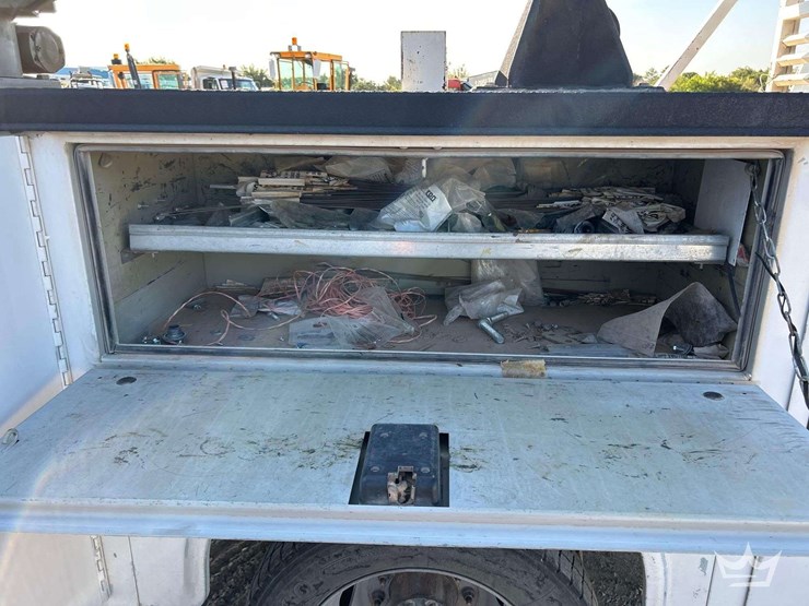 2021-ford-f450-image-34