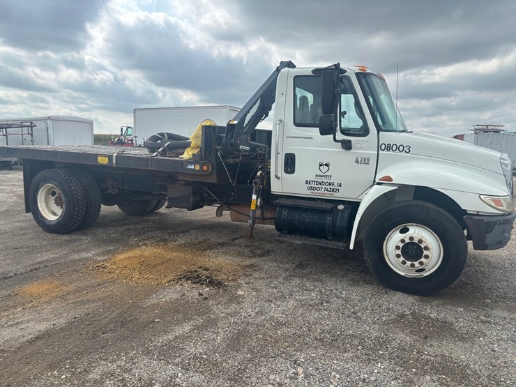 2002-international-durastar-4300-image-4