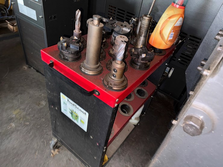 2018-hyundai-wia-kh63g-horizontal-cnc-machining-center-image-18