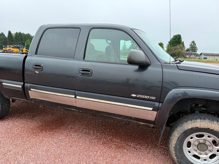 2003-chevrolet-2500hd-image-14