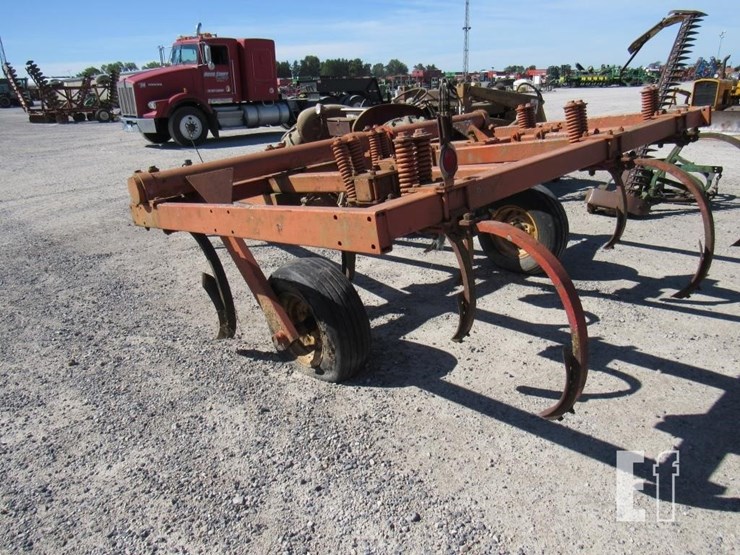 massey-ferguson-129-image-2