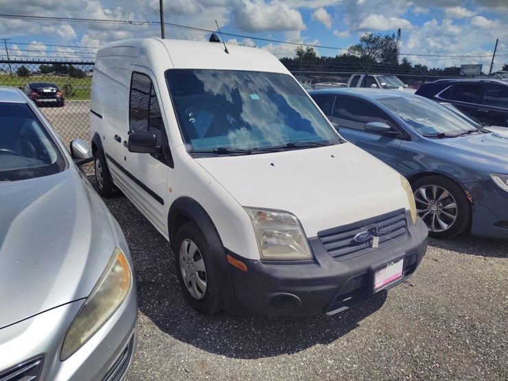2012-ford-transit-image-1