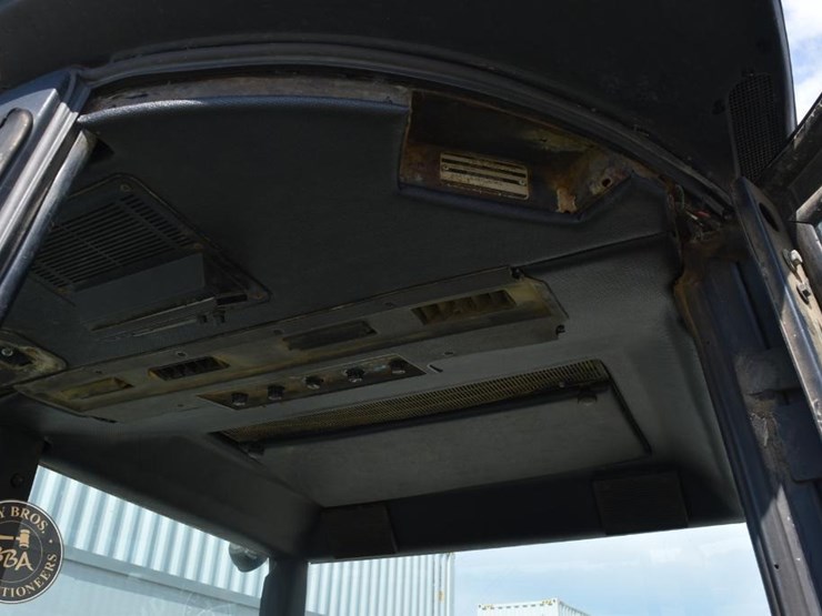 john-deere-4240-image-32
