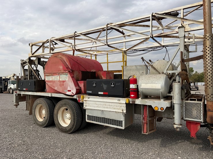 2007-international-workstar-7400-image-16