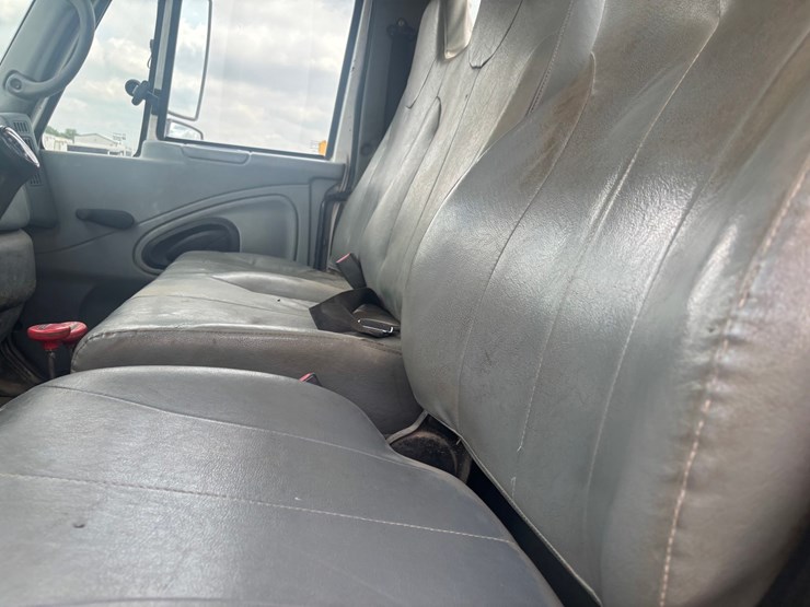 2002-international-durastar-4300-image-47