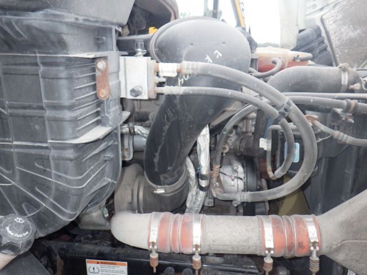 2019-freightliner-cascadia-113-image-26