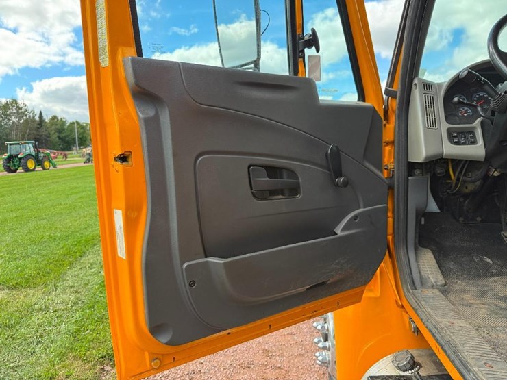 international-durastar-4300-image-40