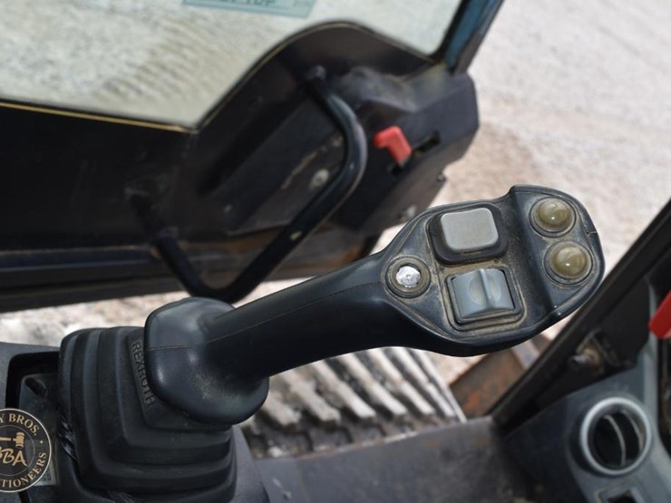 2016-jcb-300t-image-55