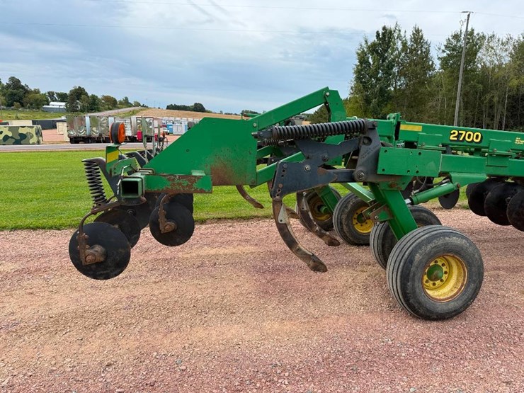 john-deere-2700-image-26