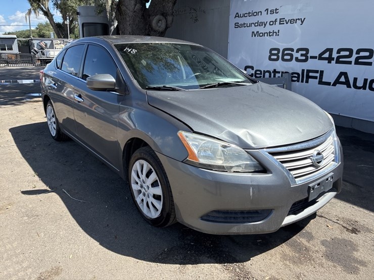 2015-nissan-sentra-s-runs/moves-image-2