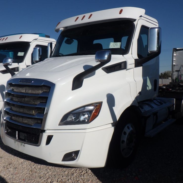 2019 FREIGHTLINER CASCADIA 116