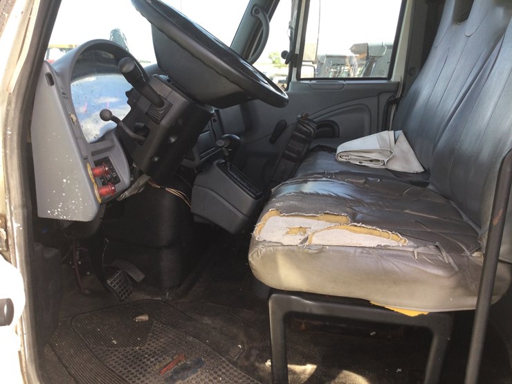 2007-international-durastar-4300-image-7