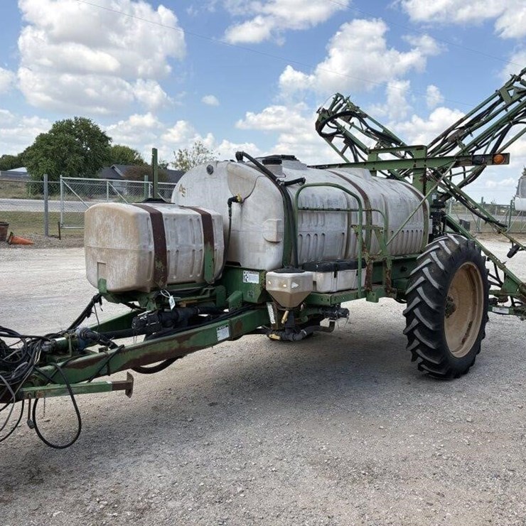 L2 - Great Plains Sprayer 1000 Gallons
