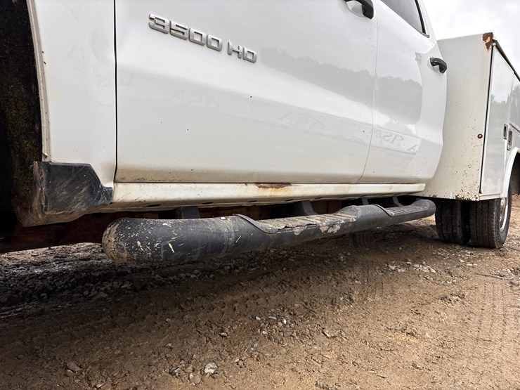 2016-chevrolet-3500-image-45
