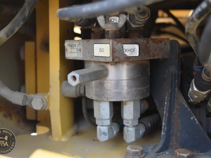 2010-komatsu-pc88mr-8-image-56