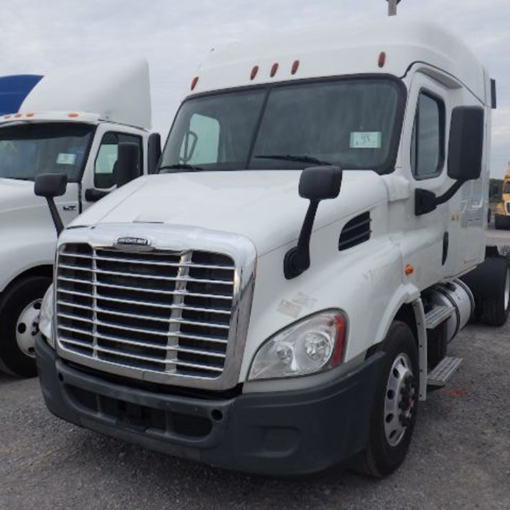 2019 FREIGHTLINER CASCADIA 113