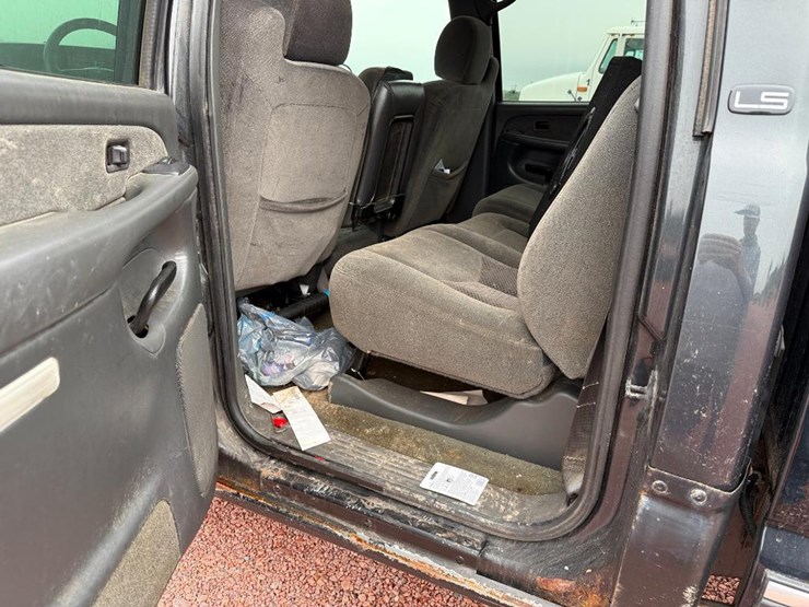 2003-chevrolet-2500hd-image-25