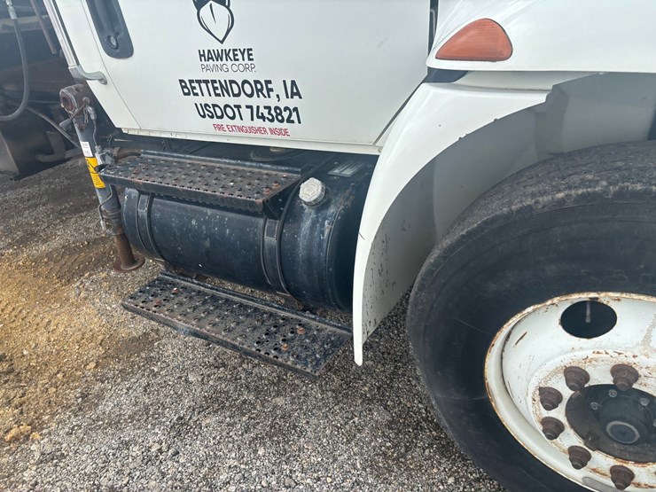 2002-international-durastar-4300-image-21